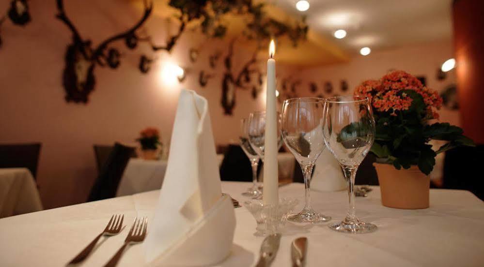 Hotel Krone - Eat, Drink, Stay Brixen Exterior foto