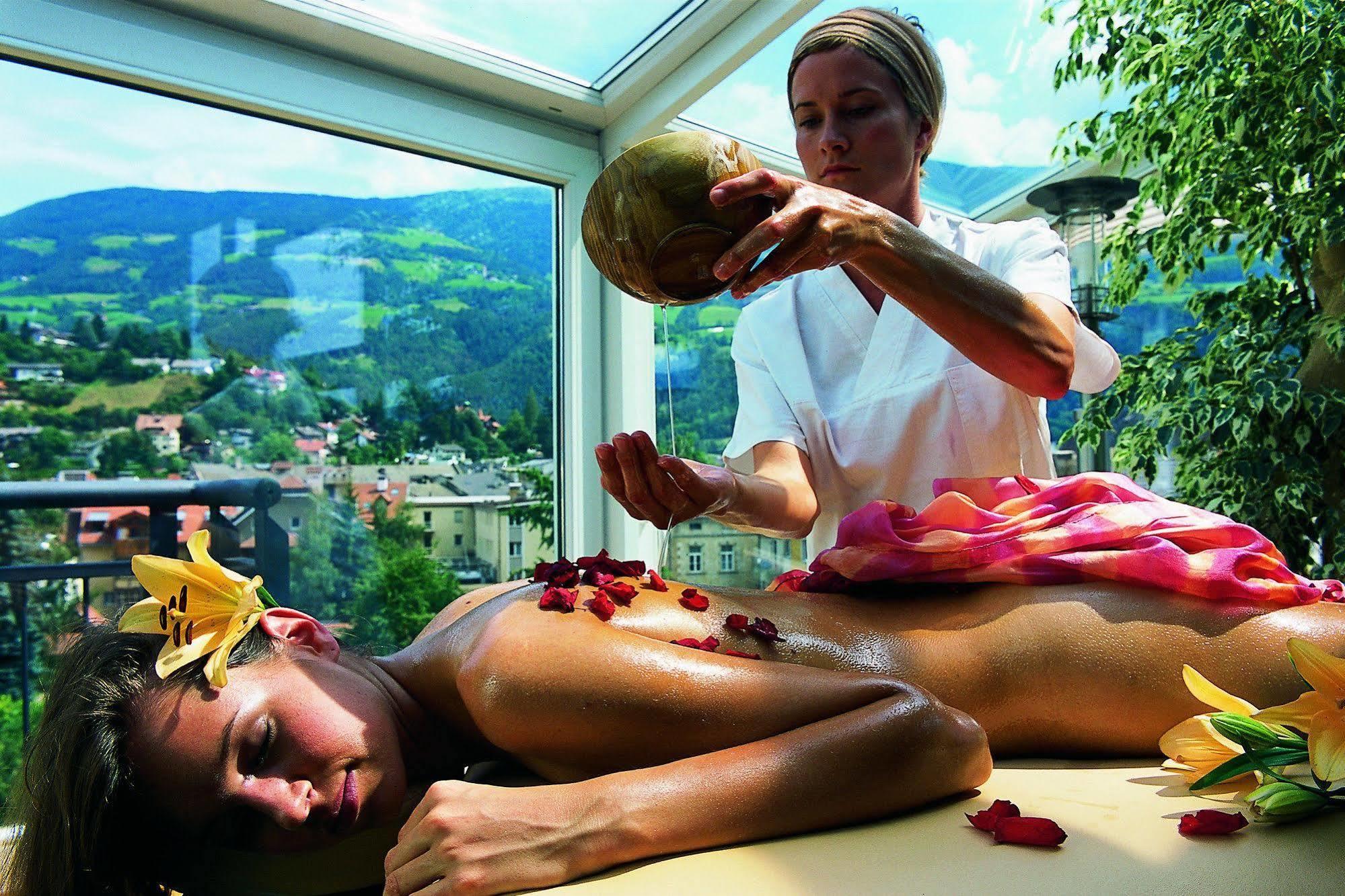 Hotel Krone - Eat, Drink, Stay Brixen Exterior foto
