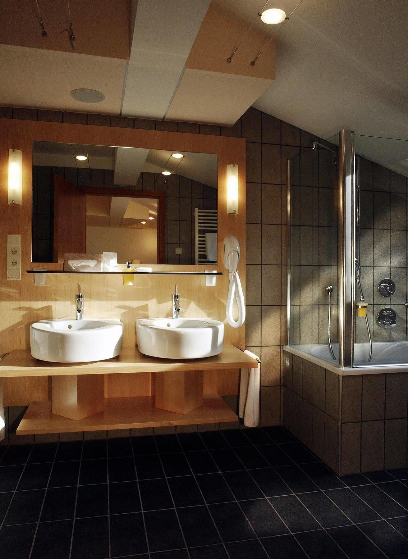 Hotel Krone - Eat, Drink, Stay Brixen Exterior foto
